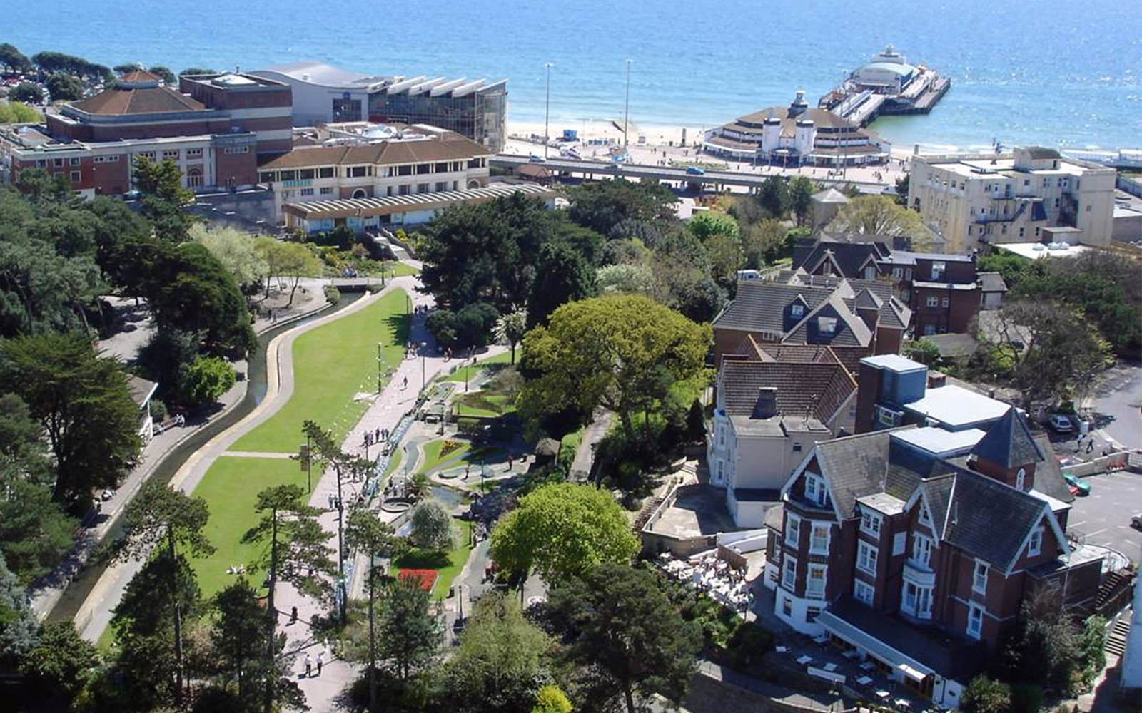 دورات الأعمال ( Business Courses ) في بورنموث Bournemouth